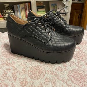 3 for $10! Platform black creeper shoes 🖤